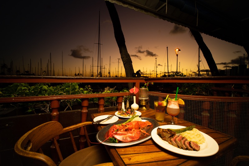 thCHARTHOUSE HAWAII WAIKIKI WEDDING PARTY PRIVATE ROOM COURSE2