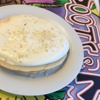 ハワイの美味しいパンケーキ18選 定番のブーツ キモズから最近話題のミルクソースをかけて食べる珍しいパンケーキまでご紹介 Kaukau ハワイのお得なクーポン 予約ならカウカウ