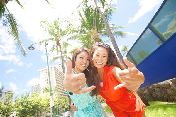 AIKA & YOSHIMI IN WAIKIKI 70