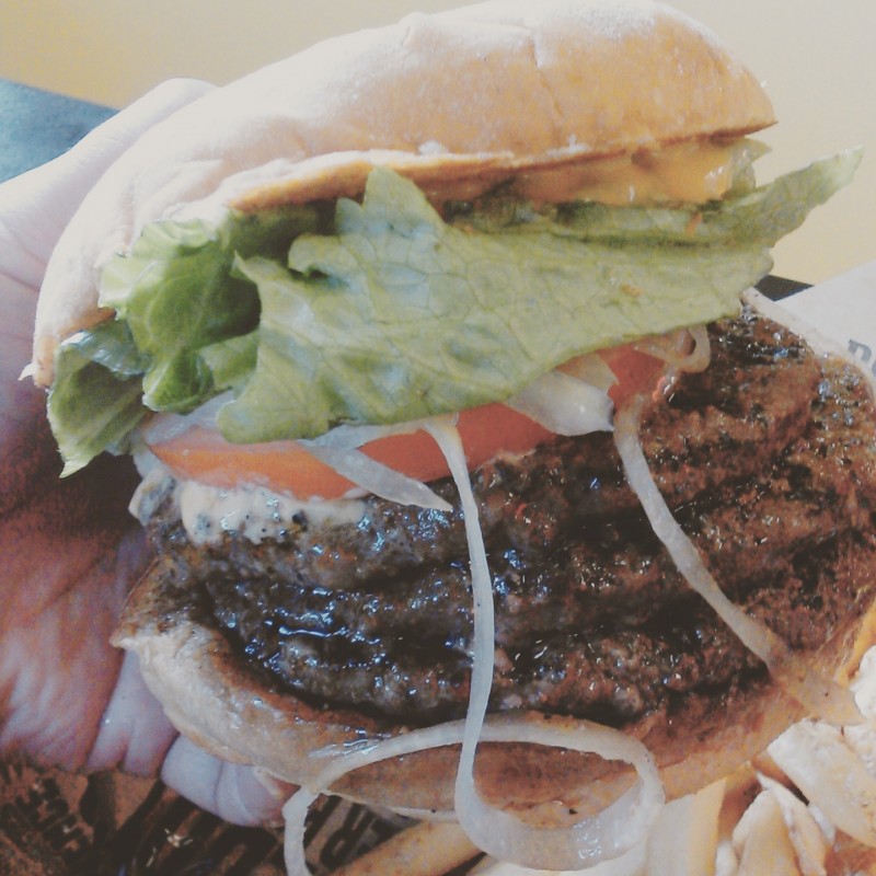 ハワイの人気ハンバーガー店 ワイキキのテディーズ ビガー バーガーズに行ってきた Kaukau ハワイのお得なクーポン 予約ならカウカウ ハワイの人気ハンバーガー店 ワイキキのテディーズ ビガー バーガーズに行ってきた Kaukau ハワイのお得なクーポン 予約ならカウカウ