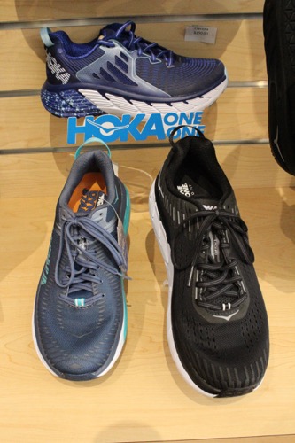 ホカオネオネ(HOKA ONE ONE)