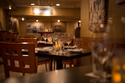 ハワイのフォルマジオワインバー 店内 hawaii formaggio wine bar interior