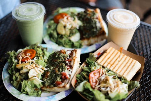 Farm Pizza.Half Grilled Veggie Panini ハワイ ノースショア カフクファーム ファームツアー ファームカフェ HAWAII NORTHSHORE KAHUKU FARM FARM TOUR FARM CAFE