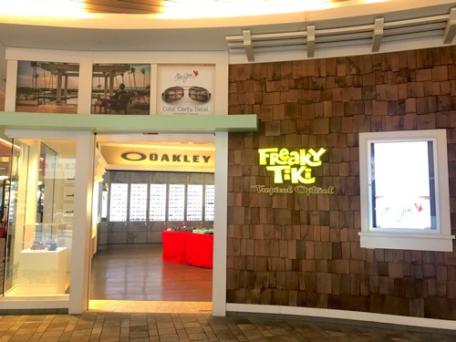 Mp3_Store-outside_Freaky-Tiki-Hawaii-alamoana-center-Shoping-Sunglass24-500x375