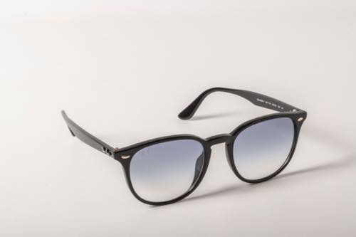 ハワイ限定デザインのサングラスも目白押し☆オアフ島最大級の品揃えを