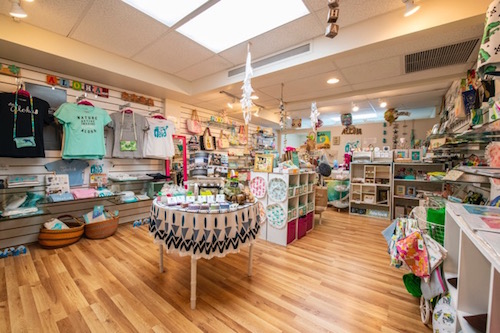 th_PG6_naia-hawaii-waikiki-Shopping-Fashion
