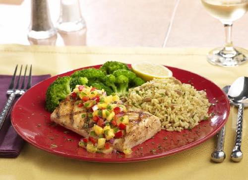 th_mojo-mahi-with-pinapple salsa