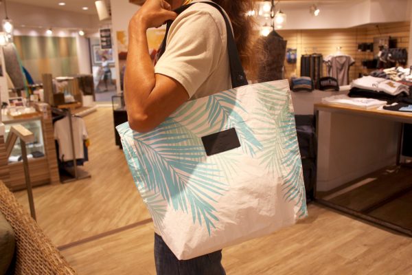 local motion tote bag hawaii waikiki 11