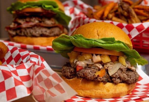 希少！ルルレモン ハワイで購入　4 パーカー　ネイビー　バックロゴ　Mサイズ 希少！ルルレモン ハワイで購入 4 パーカー ネイビー バックロゴ Mサイズ