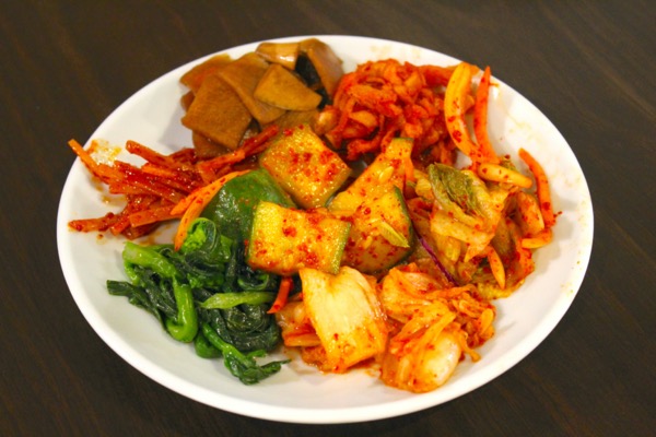 ハワイの食べ放題レストラン マッカリービュッフェ 8種類の焼き肉や新鮮なお寿司やお刺身も揃うコスパ最高のメニューをご紹介 行き方やパーキング情報もお届けします Kaukau ハワイのお得なクーポン 予約ならカウカウ