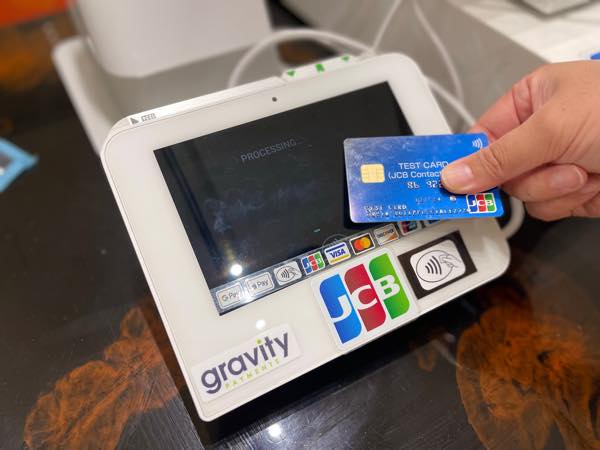 ハワイでのクレジットカード支払い！仕組み、注意点、コロナで