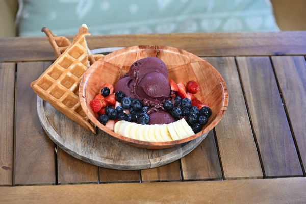 waffle & berry acai bowl