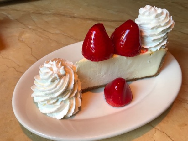 cheesecake factory hawaii waikiki royal hawaiian center restaurant2