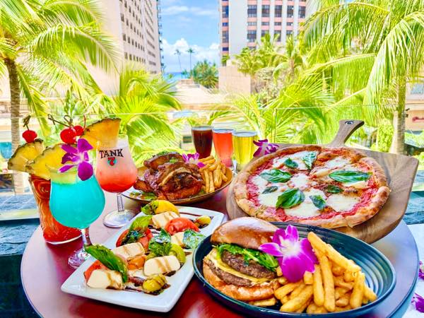 skybox-taphouse-international-marketplace-hawaii-waikiki-bar1