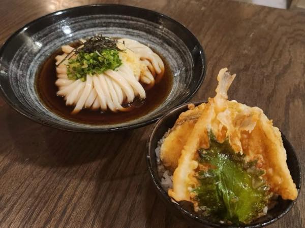 th_つるとんたん　ハワイ　ランチ　ロイヤルハワイアンセンター2