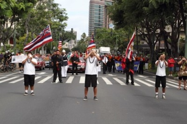 th_ParadeStart-PhotoBy-PhilSpalding-400x266-1