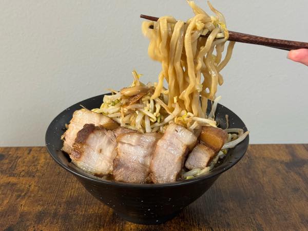 th_サンヌードル　二郎系ラーメン　ハワイ11