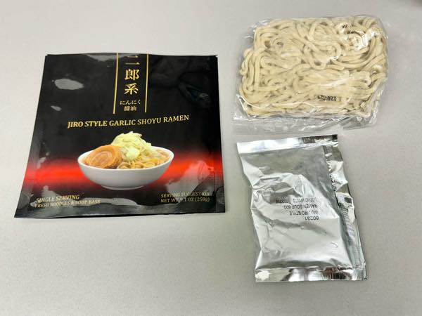 th_サンヌードル　二郎系ラーメン　ハワイ2