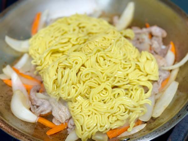 th_サンヌードル　焼きそば5