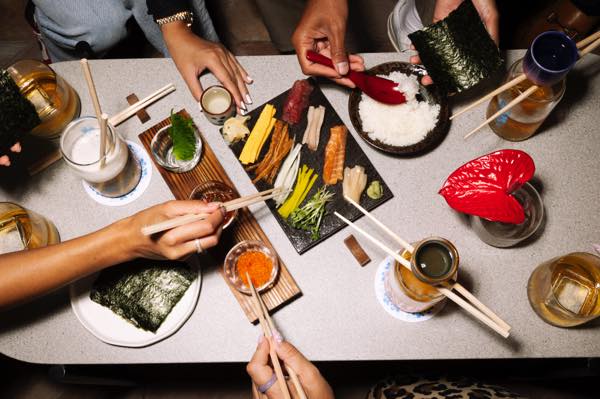 th_Handroll Party Line