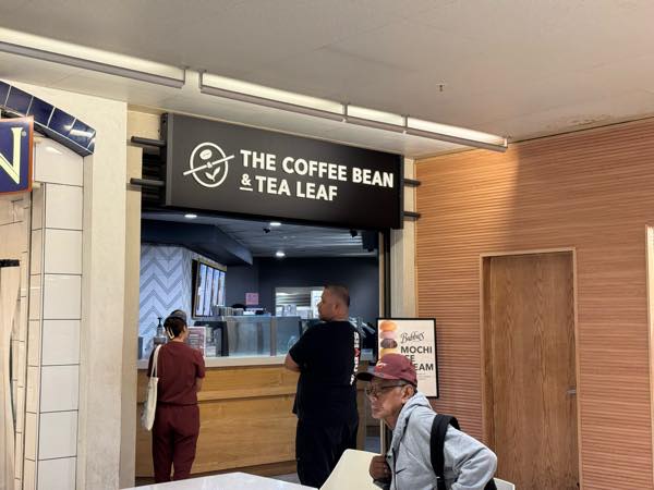 th_マカイマーケットフードコート　アラモアナセンター　ハワイ　フードコート47